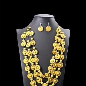 Bohemian ethnic style multilayer rice beads.